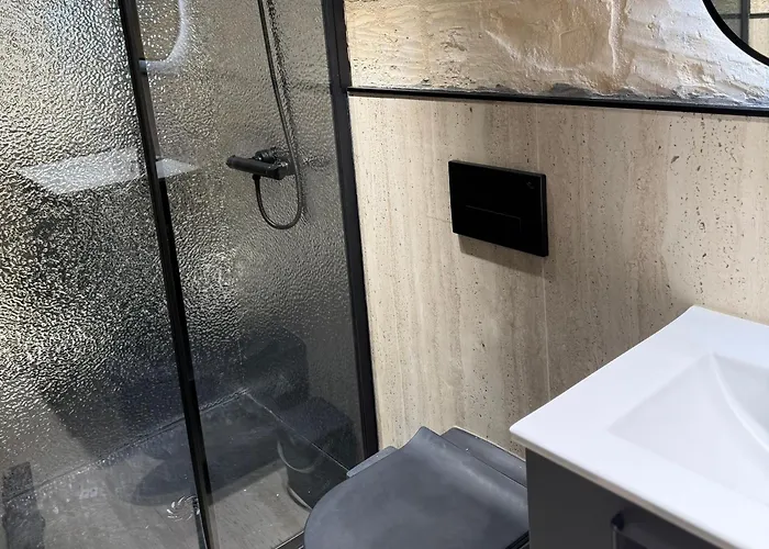 Boutique Private Hot Tub & Cinema * Birgu