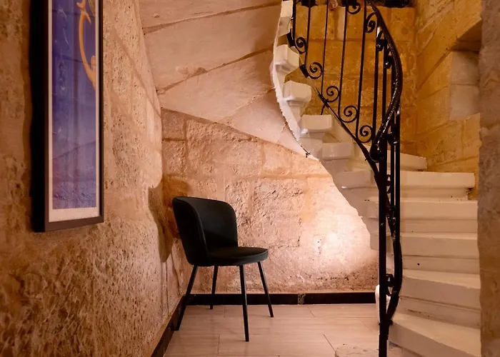 Boutique Private Hot Tub & Cinema